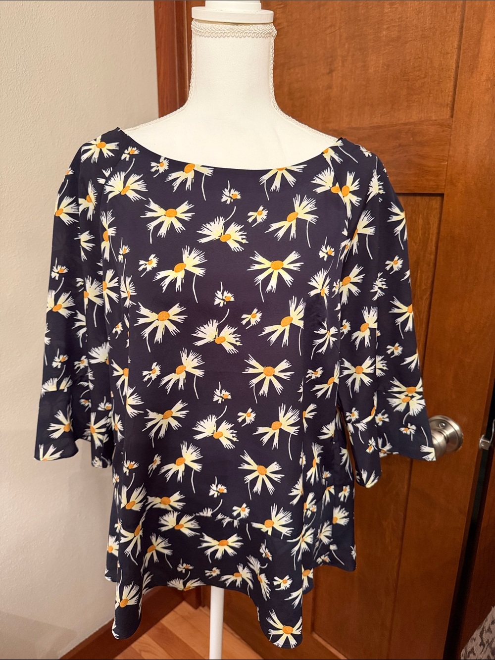 Banana Republic Women's Navy Floral Boatneck Top with Flutter Sleeves